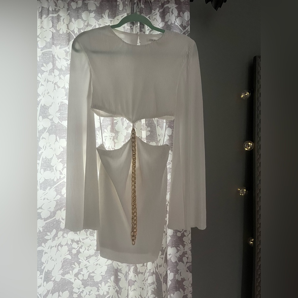 12th Tribe Elegant White Long Sleeve Dress with Chain Detail